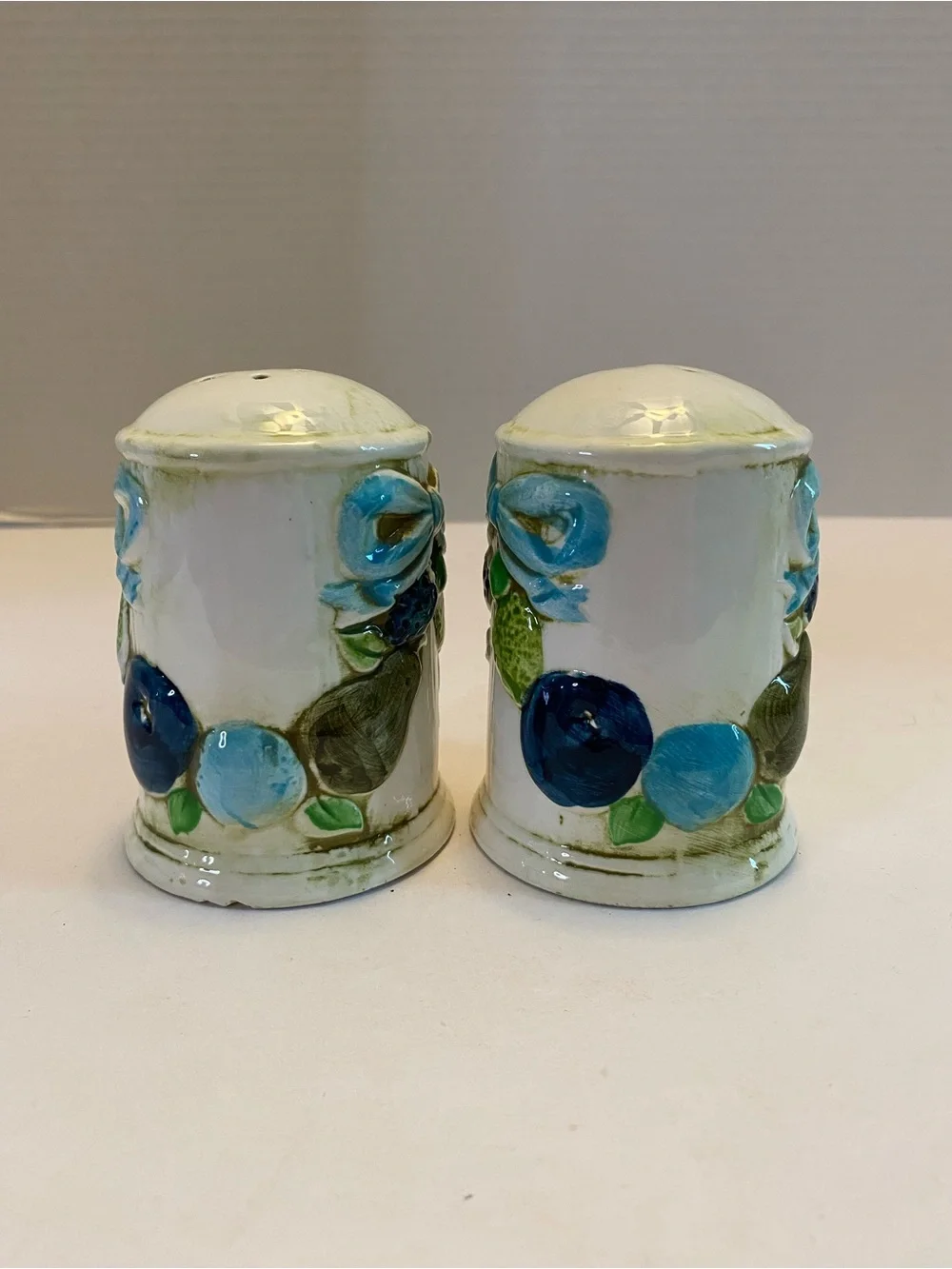 Napcoware Made in Japan S&P Shakers Fruit Design C-8268 No Chips Or Cracks.